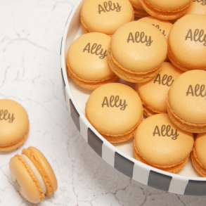 Macarons med print til bryllup, barnedb eller fest - skrifttype 1